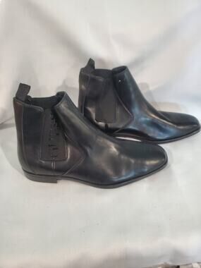 Men's Hani Dress Chelsea Boots by Guess size 9.5. S69
